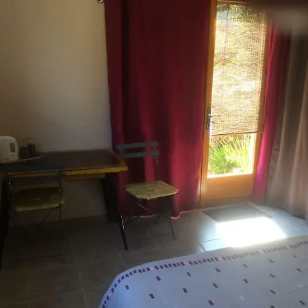 Les Deux Chemins Guest house Mons (Herault)